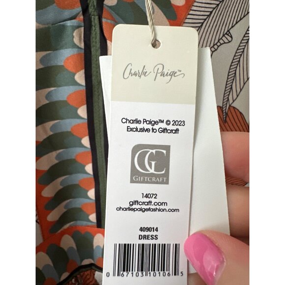 Charlie Paige Floral & Parrot Print Dress Mid-Length 3/4 Sleeves M/M NWT New - Picture 5 of 6